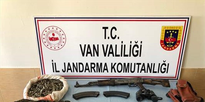 Van'da PKK'lı teröristlere yönelik operasyonda silah ve mühimmat ele geçirildi