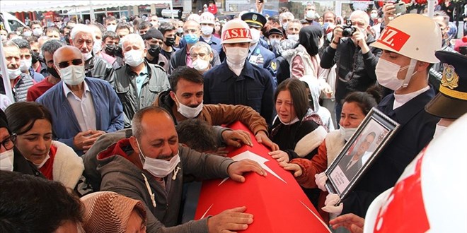 Şehit Uzman Onbaşı Eyyüp Gergin son yolculuğuna uğurlandı