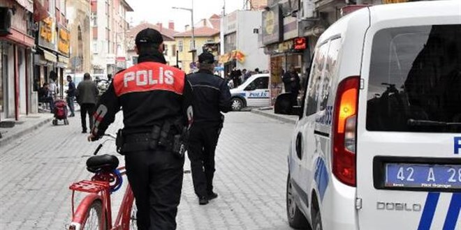 Lise ��rencisini darp eden 3 zanl� g�zalt�na al�nd�