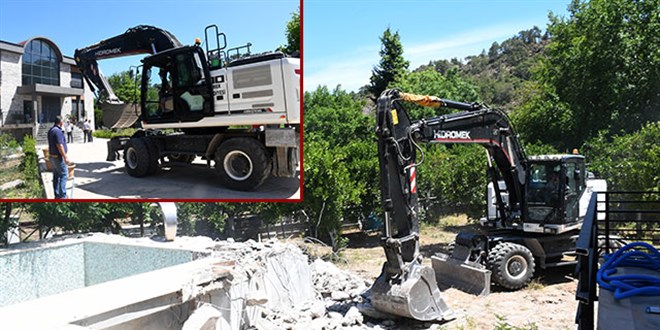 Eski belediye ba�kan�n�n e�inin ka�ak villas� y�k�l�yor