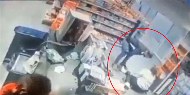 Markette dövülen kadın: Hiç mi insanoğlu yok orada