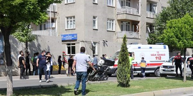 Karakol bahçesinde havaya ateş açan şüpheli gözaltına alındı