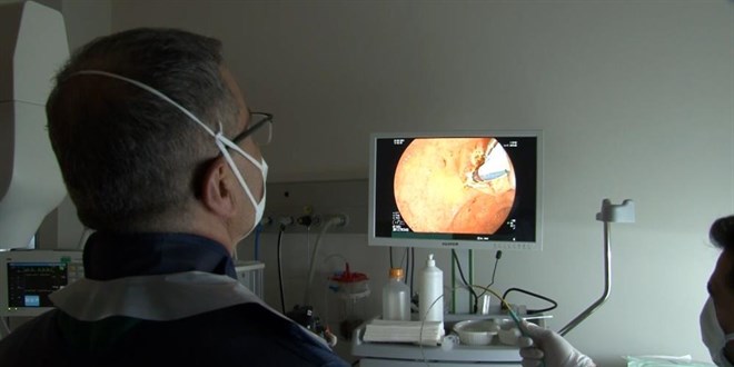 İlk kez 3 yaşındaki çocuğun safra kesesindeki taşa 'ERCP' yöntemi uygulandı