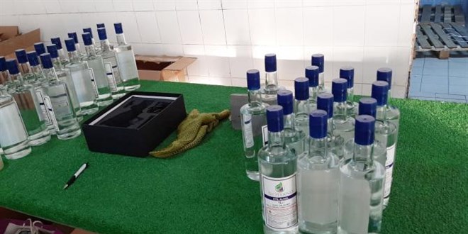 'Dezenfektan üretimi yapacağız' diyerek sahte rakı imalathanesi kurdular