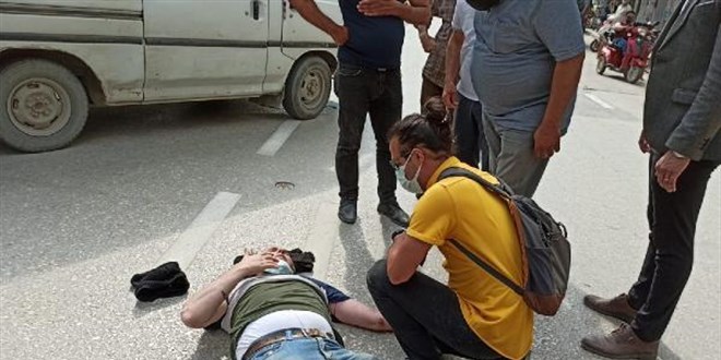 Yaralı sürücüye ilk müdahaleyi yoldan geçen doktor yaptı