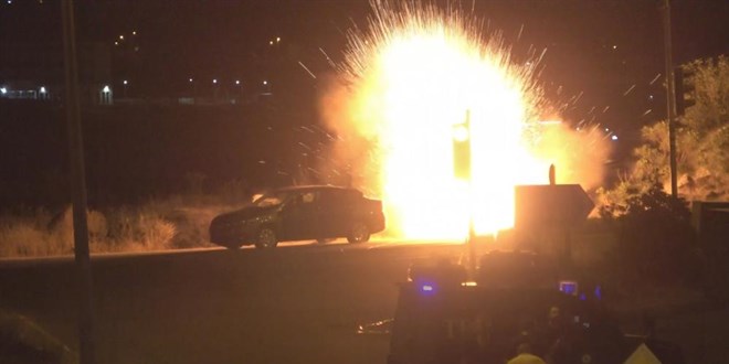 Diyarbakır'da bombalı araç paniği! Böyle patlatıldı