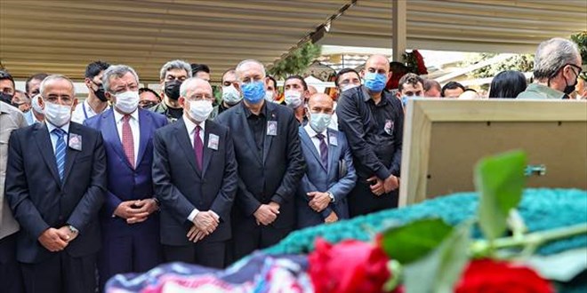 CHP Milletvekili Sertel'in vefat eden gazeteci eşi toprağa verildi