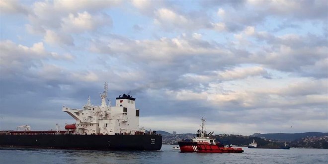 Tankerdeki çalışmalar tamamladı, boğaz trafiğe açıldı