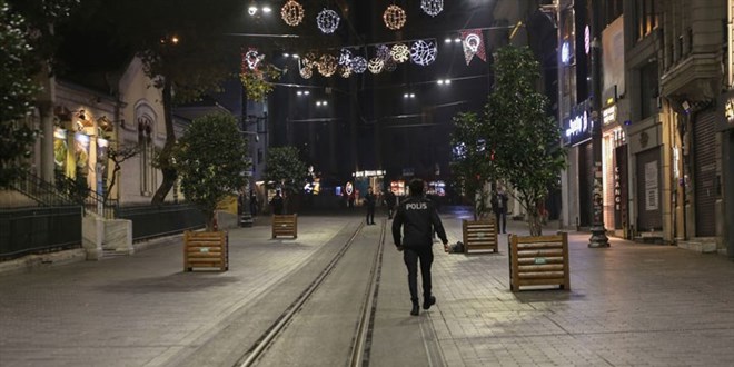 Hafta sonu kesintisiz uygulanacak sokağa çıkma kısıtlaması başladı