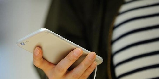 Uzmanlar 'renkli göz' akımına karşı uyardı