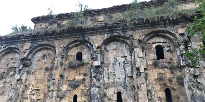 Definecilerin talan ettiği manastır restore edilecek