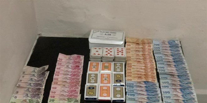 Evde kumar oynayan 12 kişiye 110 bin 568 lira ceza