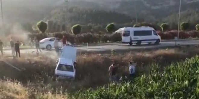 Zırhlı askeri aracın karıştığı zincirleme kaza: 2 ölü, 5 yaralı