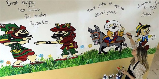 Yeliz öğretmenin fırçasıyla okullar renkleniyor