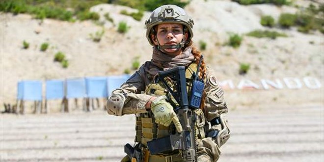 Terör operasyonları için eğitim alan ilk kadın astsubay göreve hazır