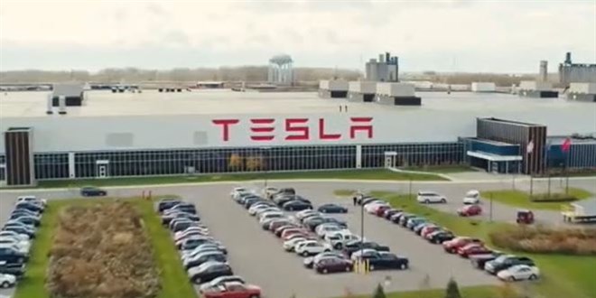 Elon Musk'ın Tesla'sı 6 bin aracını geri çağırdı