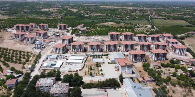 Deprem konutları vatandaşların yüzünü güldürdü