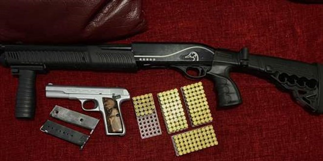 Sosyal medya üzerinden yasa dışı silah ticareti yapan 3 şüpheli yakalandı