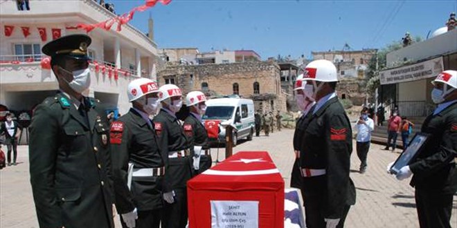 Kazada şehit olan Uzman çavuş son yolculuğuna uğurlandı