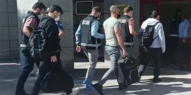 Balıkesir merkezli 21 ildeki FETÖ operasyonunda 14 tutuklama