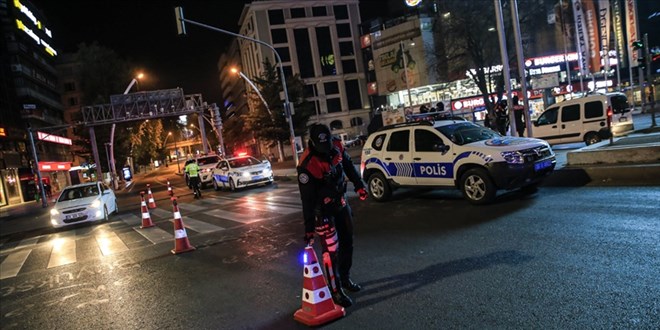 Türkiye genelindeki sokağa çıkma kısıtlaması başladı