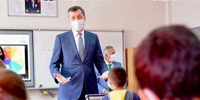Bakan Selçuk, LGS'ye girecek öğrencilere başarılar diledi