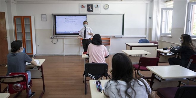 Ortaokul ve liseler için yüz yüze eğitim başladı