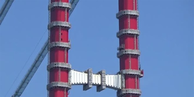 1915 �anakkale K�pr�s�'n�n ilk tabliyesi platform aya��na yerle�tirildi