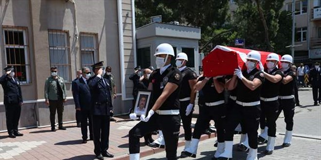 Çanakkale'deki kazada şehit olan polis memuru için tören yapıldı