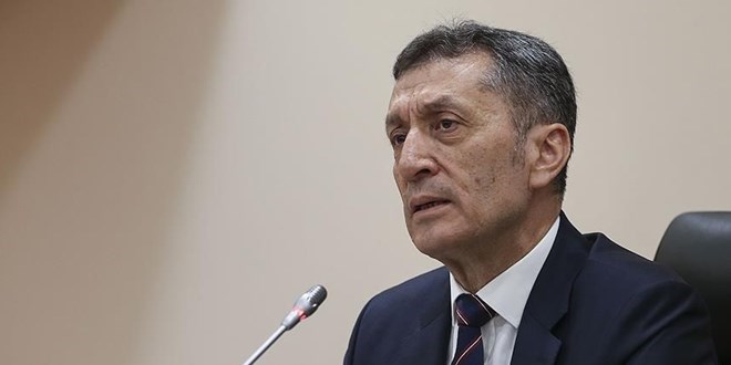 Bakan Selçuk'tan LGS'de benzer soru iddiasına yanıt