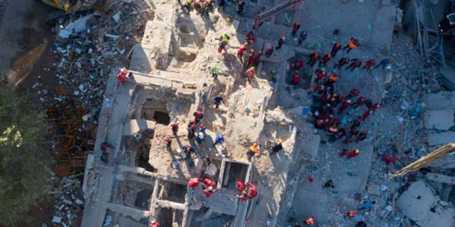 İzmir depremiyle ilgili 17'si kamu görevlisi 29 kişiye dava açıldı