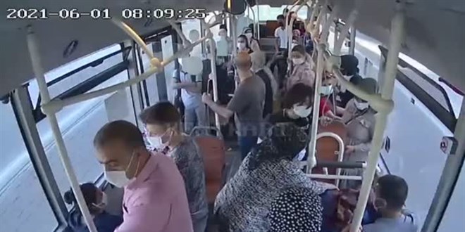 Rahats�zlanan kad�n� otob�sle hastaneye g�t�ren �of�r �d�llendirildi