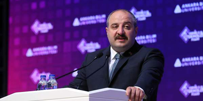 Bakan Varank: Dünya F-35'leri değil savaşan İHA'larımızı konuşacak