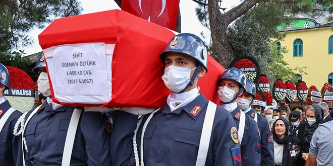 Şehit Astsubay Egemen Öztürk İzmir'de defnedildi