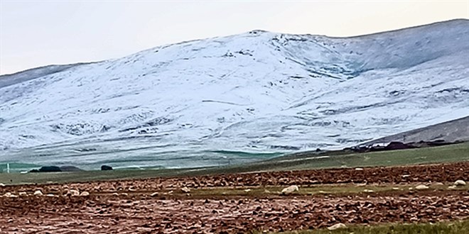 Sivas'a Haziran ortasında kar yağdı