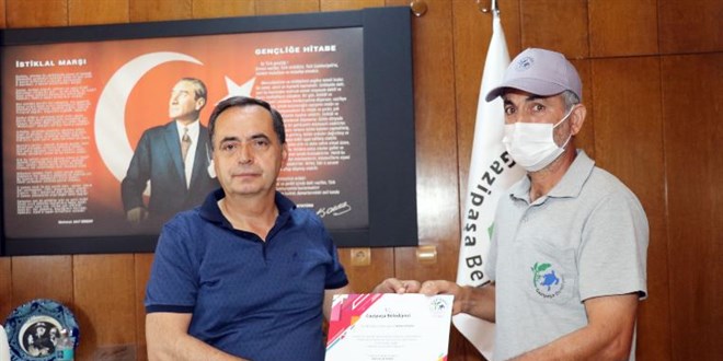 Antalya'da temizlik işçisi bulduğu altınları polise teslim etti