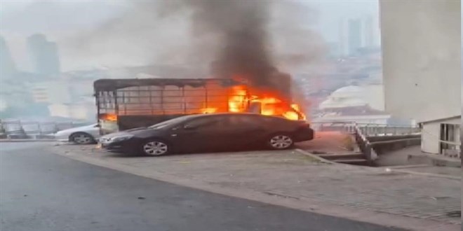 Isınalım derken 3 aracı ateşe verdiler