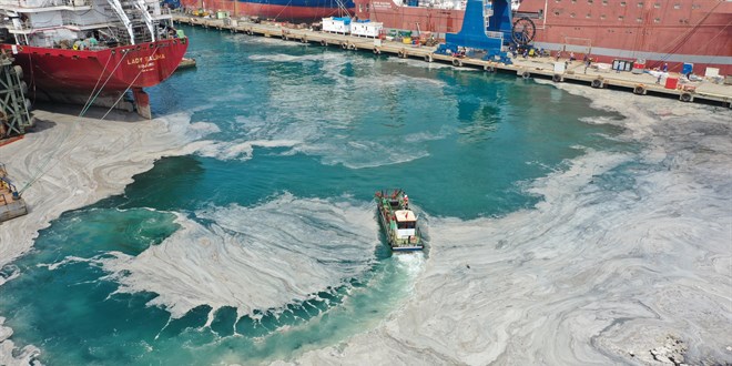 Marmara'dan iki günde 392 metreküp müsilaj toplandı