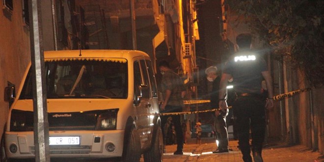 Sivil araçtaki polislere saldıran 3 şüpheli tutuklandı