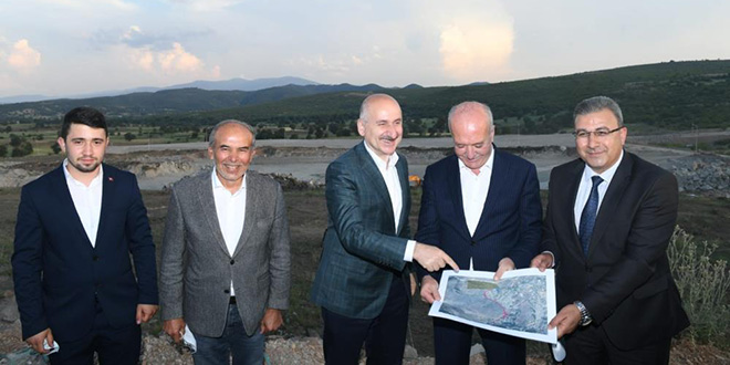 Bakan Karaismailolu: Dursunbey- Balkesir yolu en ksa zamanda tamamlanacak