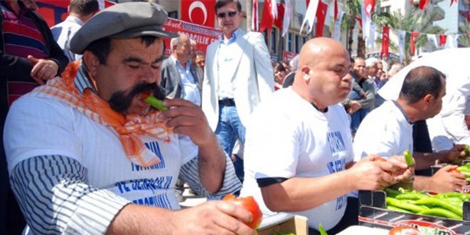 Ac� biber yeme turnuvalar�n�n de�i�mez yar��mac�s� hayat�n� kaybetti