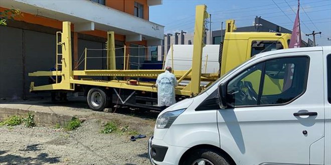 Samsun'da taşıyıcı tırın kat arasında kalan işçi hayatını kaybetti