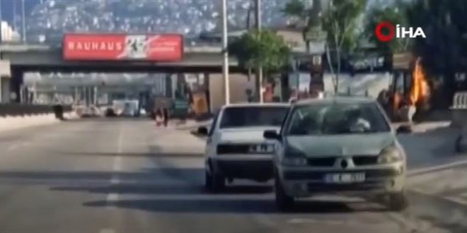Arızalı otomobili ters çektiler