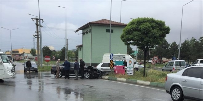 KSBÜ Rektörü Kavuncu, trafik kazasında yaralandı