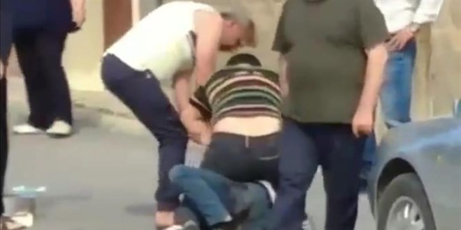 Yaralı doktor ile saldırgan arasındaki boğuşma kamerada