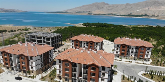 Malatya'da depremzedeler için yapılan konutlar teslim edildi