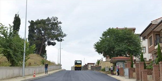 Su borusu patladı, yol bozuldu, belediyeler karşı karşıya geldi