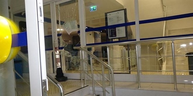 Bursa'da banka soygunu: Hırsızlar, 200 lira çalarak kaçtı
