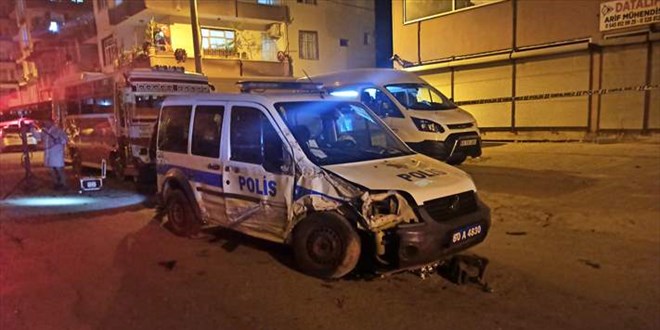 Gaspçı şüpheli kaçarken kaza yaptı: 2'si polis 5 yaralı