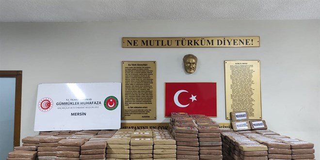 Bakan Muş: Mersin Limanı'nda 1 ton kokain ele geçirildi